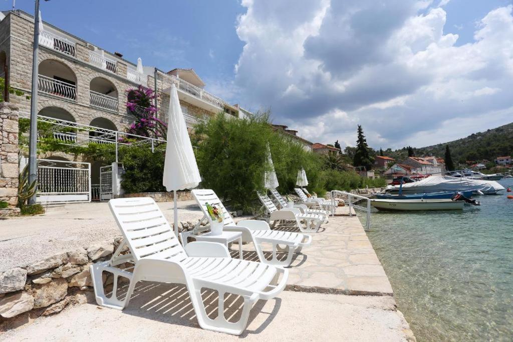 Amare Apartments Bobovisca Bagian luar foto