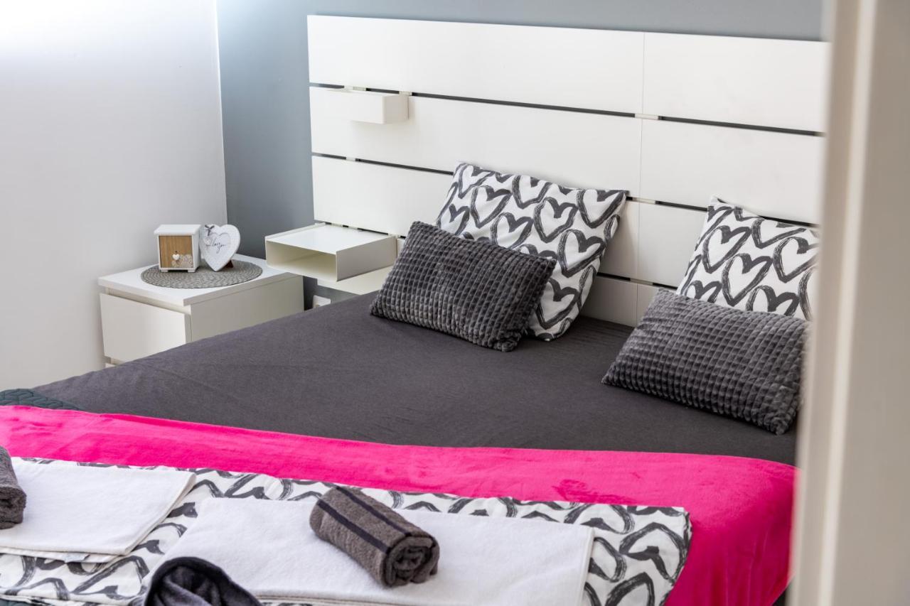 Amare Apartments Bobovisca Bagian luar foto