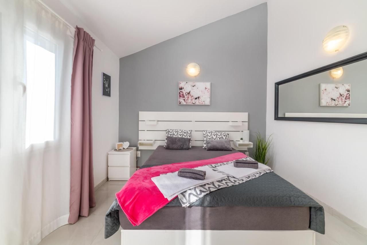 Amare Apartments Bobovisca Bagian luar foto