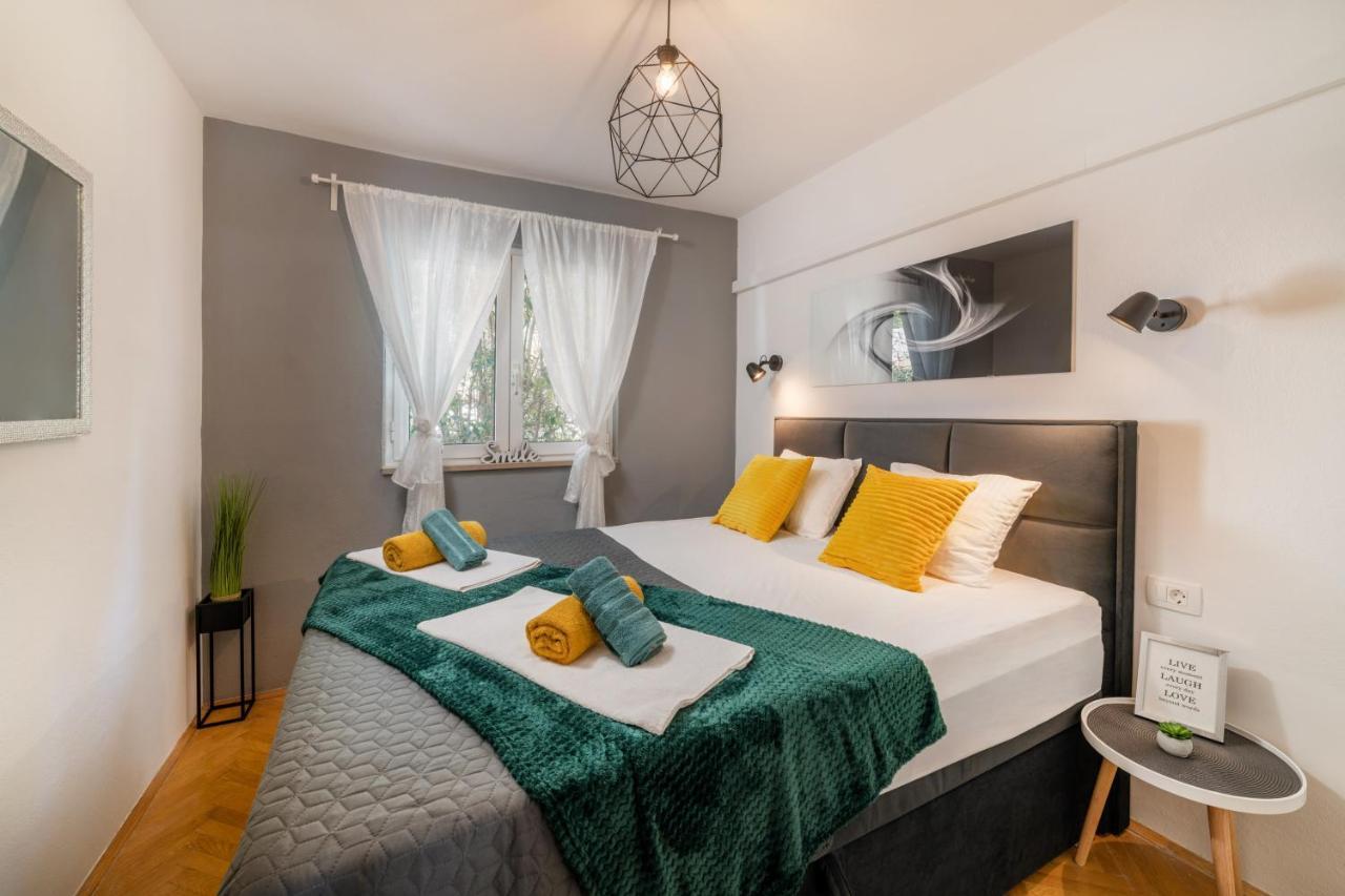 Amare Apartments Bobovisca Bagian luar foto