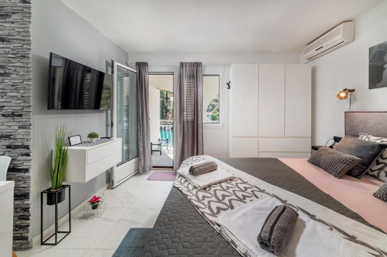 Amare Apartments Bobovisca Bagian luar foto