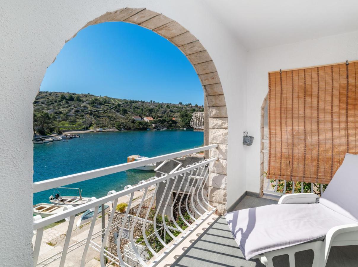 Amare Apartments Bobovisca Bagian luar foto