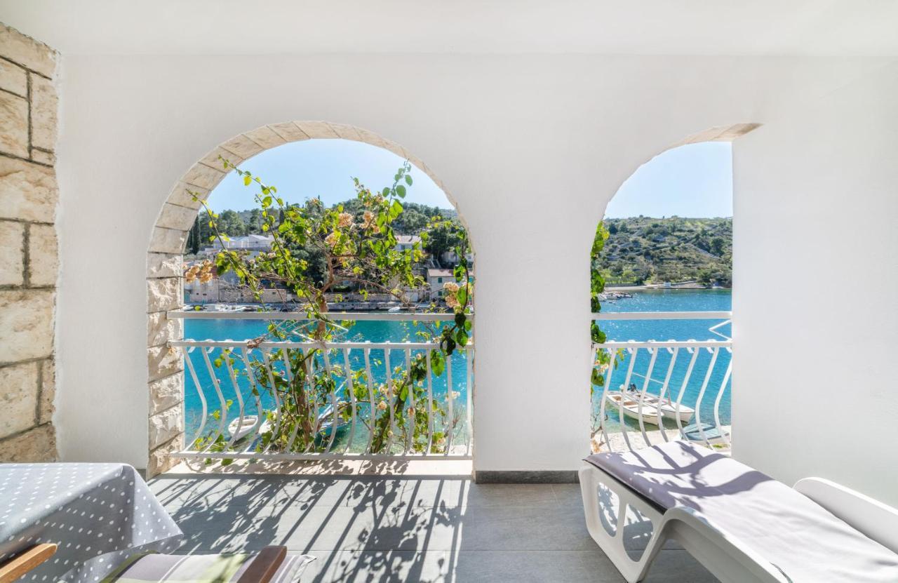 Amare Apartments Bobovisca Bagian luar foto