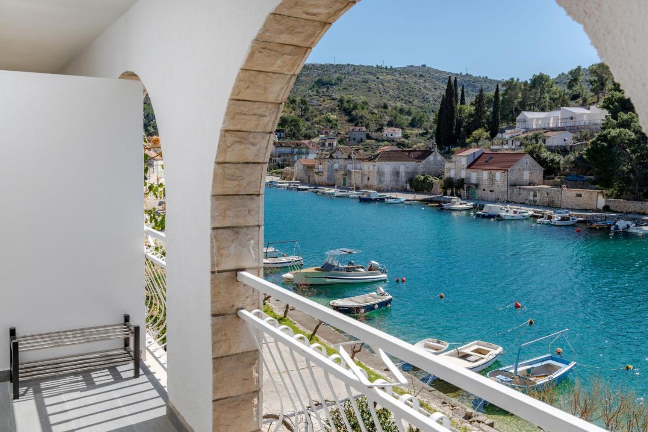 Amare Apartments Bobovisca Bagian luar foto